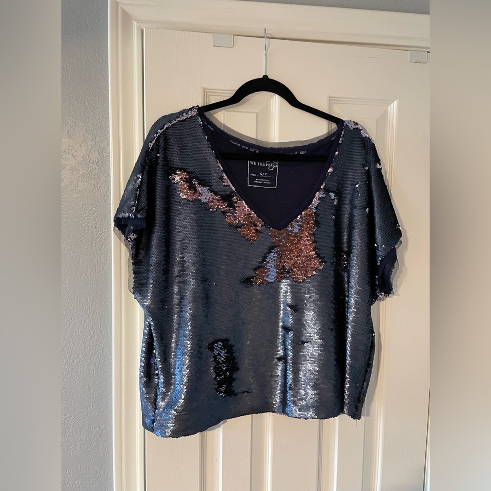 We The Free M Glitz Sequin V-neck Top - dark blue and silver. Size S/P